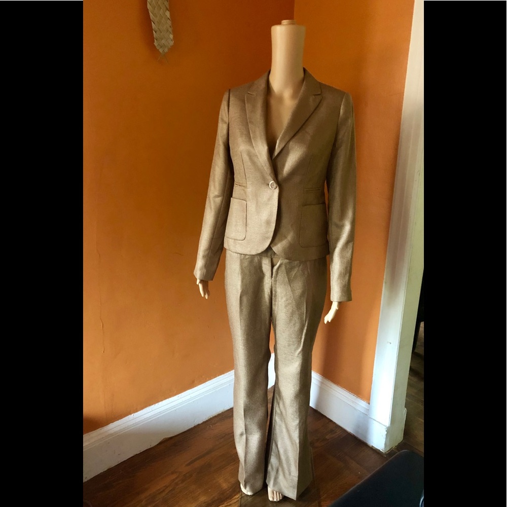 Pant suit